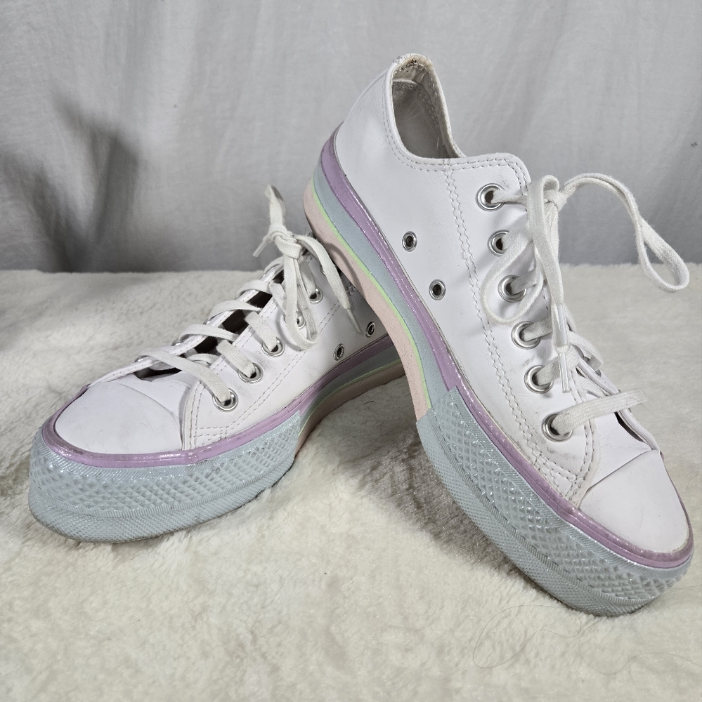 Convere All Star White Leather Platform  Low Top Shoes Size 7
